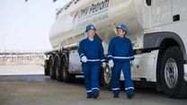 Petrom a început să transporte benzină în Ucraina cu camionul