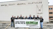Greenpeace România a protestat în fața sediului Romgaz Black Sea Limited din București