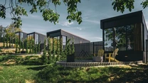Moon Resorts a atras finanțări de la șase investitori și vrea ca până la sfârșitul anului să aibă 100 de căsuțe modulare premium în Bușteni și Comarnic