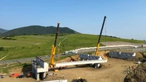 Autostrada A1 Sibiu – Pitești: A început montarea primelor grinzi pe lotul 2 VIDEO