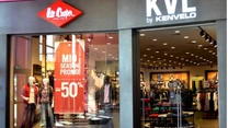 Compania care deține în România lanțurile Kenvelo, Lee Cooper și Timeout a intrat în insolvență la propria cerere. Ce se întâmplă cu magazinele