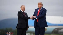 Rușii cumpără online tricouri și tablouri cu Trump și Putin