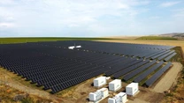 Nouă baterie de stocare a energiei intră în sistem. Românii de la Allview au energizat instalația BESS de 120 MWh de la parcul fotovoltaic Teiuș al danezilor de la Eurowind