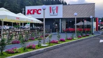 KFC revine pe creștere în România și susține vânzările grupului, impactate de costuri operaționale ridicate și reticență la consum