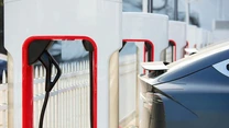 Utilizatorii UTA eCharge pot accesa rețeaua Tesla Supercharger