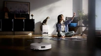 Noul aspirator robot Roborock Qrevo EdgeT, cu o înălțime de doar 7,98 cm, a fost lansat în România