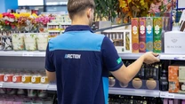 Salariile oferite de olandezii de la Action „care au mereu 1.500 de produse sub 5 lei” încep de la 4.000 de lei net pentru manageri adjuncţi de magazine. Salariile pentru acelaşi post diferă în funcţie de oraş