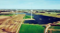 Danezii de la Eurowind, foarte activi în România, pregătesc primul lor proiect hibrid eolian–fotovoltaic de la noi: 49 MW în județul Constanța