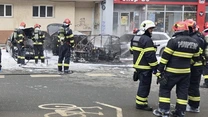 Incendiu în Bucureşti – Un mort după ce mai multe maşini au luat foc pe un bulevard aglomerat din Capitală