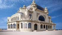Cafenea-bistro City Grill în Cazinoul din Constanța. Compania a câștigat licitația pentru operarea unei unități în interiorul clădirii simbol a orașului