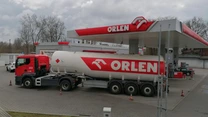 Invazie în Polonia de șoferi din țările vecine, care caută să cumpere cantități cât mai mari din una dintre cele mai ieftine benzine din UE