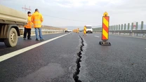 De ce se strică autostrăzile din România mai repede ca cele din Occident – Declaraţia lui Cristian Erbaşu despre „linia roşie”