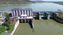 Șefii Hidroelectrica, tamponați din nou de Bolojan: „Au preferat profiturile și bonusurile de 180.000 de euro în loc să investească în baterii care ar fi redus prețul energiei cu 30%”. Ce portofoliu de stocare are Hidroelectrica
