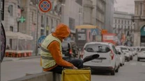 Deliveroo și Glovo, anchetate în Italia ca urmare a plângerii livratorilor