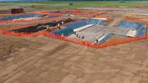 S-a dat startul oficial al celui mai mare parc fotovoltaic cu baterii din România. Enery a început centrala hibridă gigantică de la Ogrezeni, Giurgu, 760 MWp cu 1.000 MWh stocare