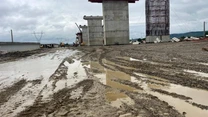 CNAIR: Ploile torenţiale au inundat şantiere de pe Autostrada A7 Focşani-Bacău