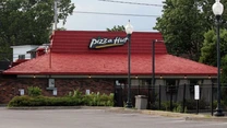 Gigantul Yum Brands vinde lanțul de restaurante Pizza Hut pentru 2,7 miliarde de dolari