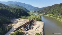 VIDEO Autostrada A1 Sibiu – Pitești: Imagini spectaculoase cu „podul verde” construit peste Olt