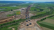 FOTO Provocare monumentală pentru Umbrărescu pe Autostrada Moldovei A7: Finalizarea în două luni și jumătate a 22 de kilometri