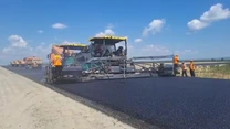 VIDEO Autostrada A7 Bacău – Pașcani: Umbrărescu a ajuns la un stadiu de 51% pe lotul 3, cu primul nod turbion din România