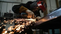 Fabrici şi linii de producție noi: program de ajutor de stat cu peste 5,3 miliarde de lei pentru industrie, aprobat de Guvern