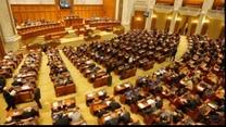 Plenul comun al Parlamentului se reuneşte luni, de la ora 21:30, pentru votul în cazul Guvernului Veştea