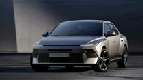 Viitoarea generație Hyundai Elantra: Dimensiuni de clasă medie, tehnologie cu AI