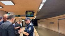 Miruță anunță că apa din stația de metrou Piața Victoriei 2 va fi evacuată în câteva ore. Mai sunt de scos circa 7 milioane de litri