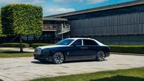 Omagiu adus eleganței masculine: Rolls-Royce Ghost Savile Row și secretele celei mai complexe broderii din istoria mărcii