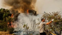 Incendiu în Creta. Turiştii evacuaţi din Rethymno revin la hoteluri, în timp ce pompierii rămân în alertă