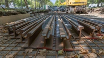 FOTO Primăria București: A început montarea șinelor de tramvai pe cel mai lung lot, de 18 kilometri