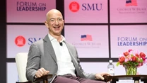 Magnatul Jeff Bezos a devenit acționar minoritar la clubul englez de fotbal FC Liverpool