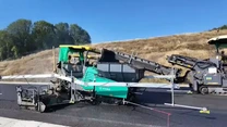 VIDEO Autostrada A1 Sibiu – Pitești: Porr așterne ultimul strat de asfalt pe ultimii metri