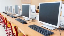 Încep înscrierile pentru Bursele ANIS pentru profesori: 21 granturi de 5.000 de euro, susținute de un număr record de 16 companii din industria IT
