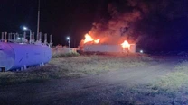 Incendiu în localitatea Stâlpu din Buzău, la o hală destinată stocării energiei electrice în baterii