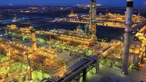 Atac cu dronă asupra unei uriașe rafinării Aramco. Tensiuni majore pe piața petrolului după izbucnirea unui incendiu la zori
