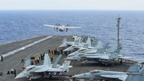 Decizie istorică în SUA – Trump a autorizat construcţia de nave militare în străinătate şi a ordonat revenirea la sistemul de catapulte cu aburi pentru lansarea avioanelor de vânătoare