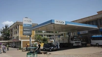Doar 6 lei pentru un rezervor plin cu carburant? Țările cu cea mai ieftină benzină din lume, mai ieftină și decât apa