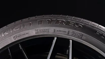 Succes “made in România”. Cea mai noua anvelopă premium a finlandezilor de la Nokian Tyres, cu calificativ A pe linie, se fabrică la Oradea