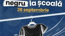 Elevii protestează azi, îmbrăcaţi în negru, faţă de introducerea uniformelor