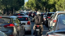 Deputații dau liber motocicletelor și mopedelor să circule pe benzile destinate transportului în comun