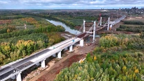 VIDEO Drumul Expres Brăila – Galați: Au fost montate jumătate din hobanele podului peste Siret