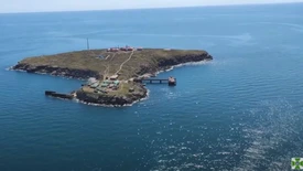 Armata ucraineană a finalizat curățarea Insulei Șerpilor de echipamentele militare abandonate de forțele ruse înainte de retragere