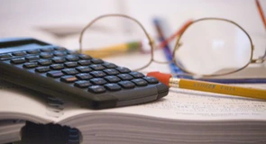 Guvernul vrea să respecte principiul egalităţii în faţa legii ridicând salariile angajaţilor din teritoriu ai Caselor de Pensii şi Agenţiilor de Plăţi la nivelul celor din administraţia centrală