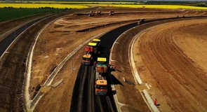 România are 834 de kilometri de autostradă și drum expres contractați. Cine îi construiește și câți bani ia