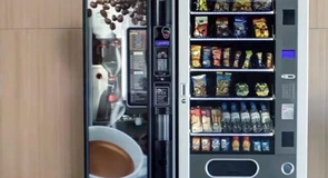 De la 1 octombrie, automatele de sucuri și cafea au obligația să fie dotate cu aparate de marcat fiscale. Amenzi între 8.000 și 10.000 de lei