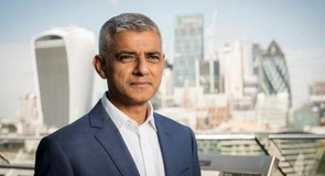 Premieră la Londra – primarul laburist Sadiq Khan obţine al treilea mandat