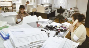 Sporurile „aberante” vor fi eliminate. Plafonări de salarii şi reduceri de personal la ASF, ANCOM. Poliţia locală va fi redimensionată – program de guvernare
