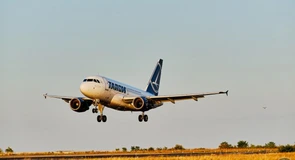 Industria combustibilului verde pentru aviație se mișcă mai lent decât așteptările și nu își va atinge obiectivul pentru 2030