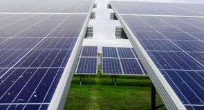 Ministerul Transporturilor a declarat eligibile pentru finanțare opt proiecte de investiții în energie regenerabilă pentru autoconsumul aerodromurilor